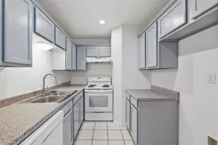 808 Betty Ct, Hurst, TX 76053 - Photo 5