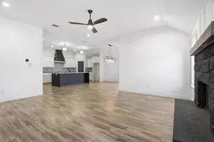 929 Tesslynn Ave, Godley, TX 76044 - Photo 13