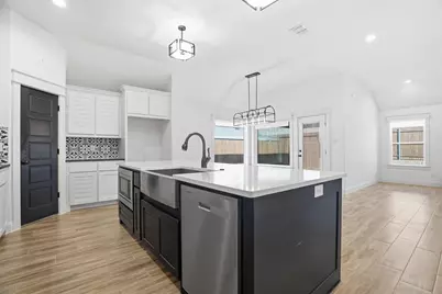 929 Tesslynn Avenue, Godley, TX 76044 - Photo 5