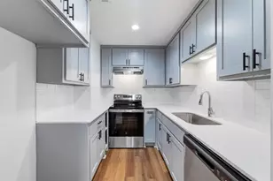 810 Betty Ct, Hurst, TX 76053 - Photo 5