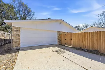 6301 Glenmoor Drive, Garland, TX 75043 - Photo 17