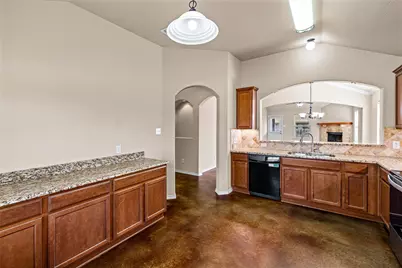 4205 Sapphire Lane, Granbury, TX 76049 - Photo 11