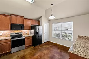 4205 Sapphire Ln, Granbury, TX 76049 - Photo 7