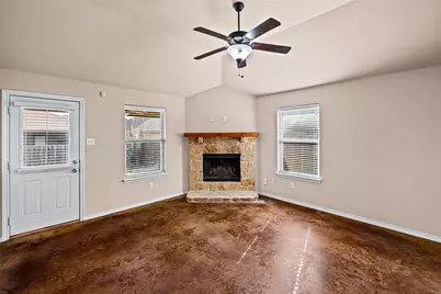 4205 Sapphire Lane, Granbury, TX 76049 - Photo 17