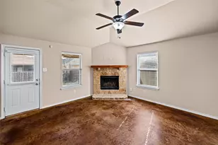 4205 Sapphire Ln, Granbury, TX 76049 - Photo 17