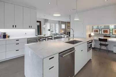 319 N Edgefield Avenue, Dallas, TX 75208 - Photo 13