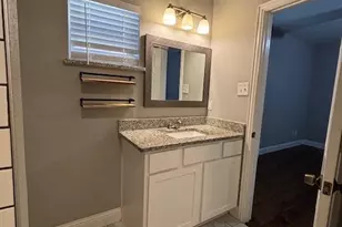 704 S Clinton Ave, Dallas, TX 75208 - Photo 5