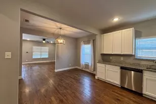 704 S Clinton Ave, Dallas, TX 75208 - Photo 3