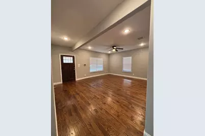 704 S Clinton Avenue, Dallas, TX 75208 - Photo 1