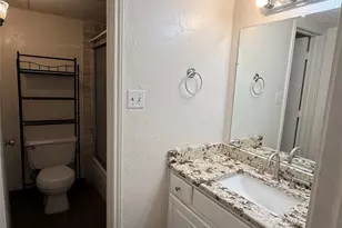 2300 Bamboo Dr, Arlington, TX 76006 - Photo 17