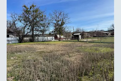 605 W Church Street, San Saba, TX 76877 - Photo 3