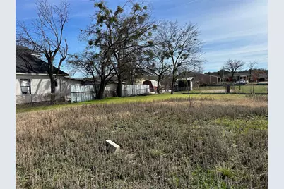 605 W Church Street, San Saba, TX 76877 - Photo 9