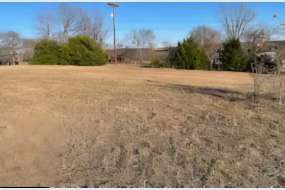 105 E Kelsoe Drive, Sherman, TX 75090 - Photo 7