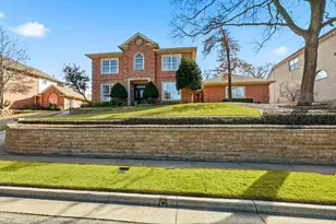 801 Bent Tree Dr, Euless, TX 76039 - Photo 3