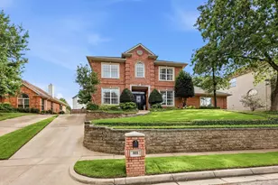 801 Bent Tree Dr, Euless, TX 76039 - Photo 1