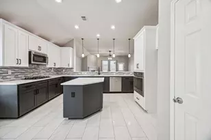 3156 Guadaloupe, Grand Prairie, TX 75054 - Photo 7