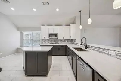 3156 Guadaloupe, Grand Prairie, TX 75054 - Photo 5