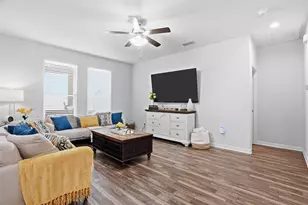 729 Key Deer Dr, Burleson, TX 76028 - Photo 5