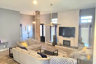 3 Holden Cir, The Colony, TX 75056 - Photo 3