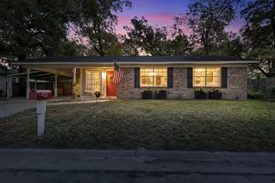 815 N Bledsoe Street, Gilmer, TX 75644 - Photo 3