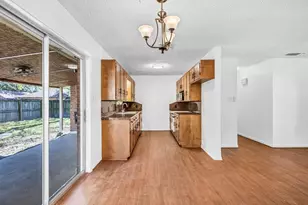 815 N Bledsoe St, Gilmer, TX 75644 - Photo 9