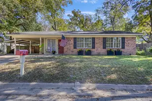 815 N Bledsoe St, Gilmer, TX 75644 - Photo 1