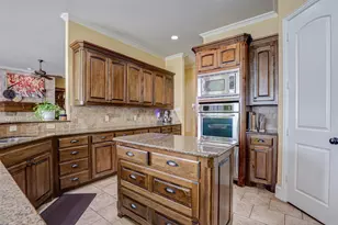 617 Indian Trail, Hurst, TX 76054 - Photo 5