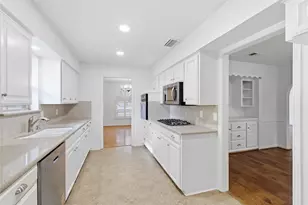 401 Monti Dr, Lewisville, TX 75057 - Photo 7