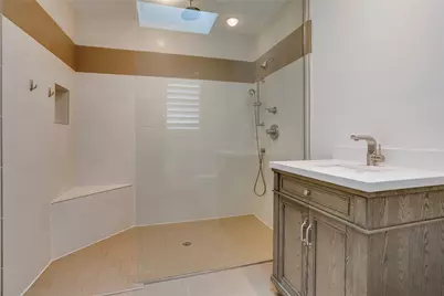 2045 Marydale Drive, Dallas, TX 75208 - Photo 35