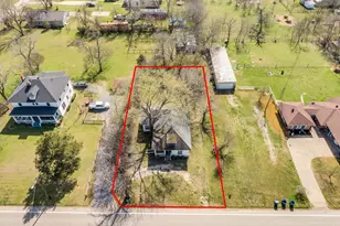 311 E San Saba St, Wortham, TX 76693 - Photo 25