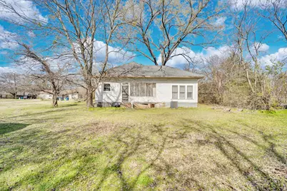 311 E San Saba Street, Wortham, TX 76693 - Photo 17