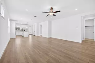 423 Cherry Laurel Dr, Little Elm, TX 75068 - Photo 7