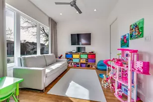 3925 Lively Ln, Dallas, TX 75220 - Photo 11