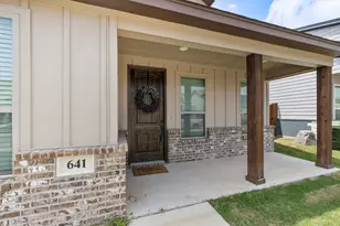 641 The Cottages Dr, Godley, TX 76044 - Photo 5