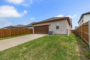 641 The Cottages Dr, Godley, TX 76044 - Photo 37