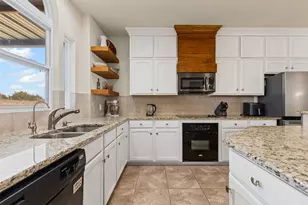 788 W Canyon Creek Ln, Weatherford, TX 76087 - Photo 13