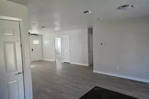 2937 Laramie St, Irving, TX 75062 - Photo 5