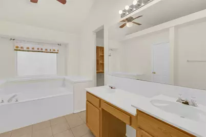 202 Matlock Meadow Drive, Arlington, TX 76002 - Photo 21