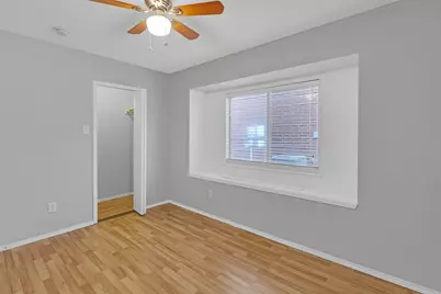 202 Matlock Meadow Drive, Arlington, TX 76002 - Photo 17