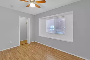 202 Matlock Meadow Dr, Arlington, TX 76002 - Photo 17