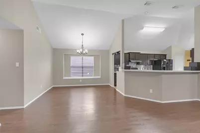 202 Matlock Meadow Drive, Arlington, TX 76002 - Photo 5