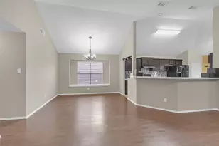 202 Matlock Meadow Dr, Arlington, TX 76002 - Photo 5