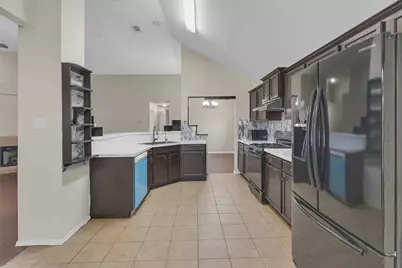 202 Matlock Meadow Drive, Arlington, TX 76002 - Photo 9