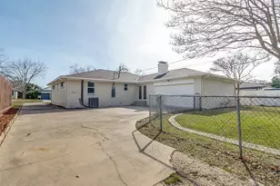 8453 Sweetwater Dr, Dallas, TX 75228 - Photo 25