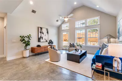 661 Bishop Heights Lane, Dallas, TX 75208 - Photo 5