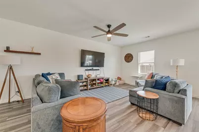 2544 Sanders Creek Drive, Glenn Heights, TX 75154 - Photo 5