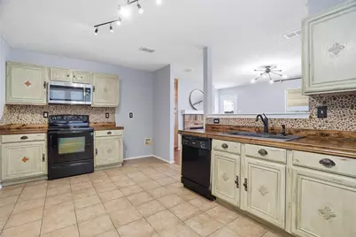 521 Oriel Circle, Crowley, TX 76036 - Photo 15