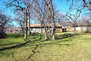 403 Mockingbird Ln, Chico, TX 76431 - Photo 17