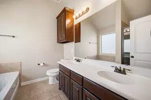 205 Commonwealth Cir, Waxahachie, TX 75165 - Photo 15