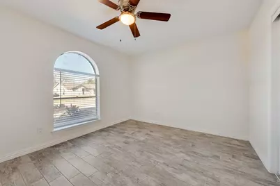 1725 Acosta Street, Grand Prairie, TX 75051 - Photo 13